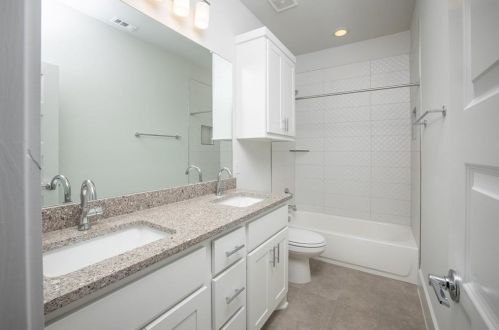 2011 Belford Dr, Austin TX  78757-8207 exterior