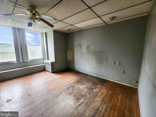 6804 Emlen St, Philadelphia PA  19119-2641 exterior