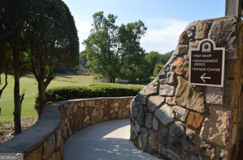 83 Montre Sq, Atlanta GA  30327-4046 exterior