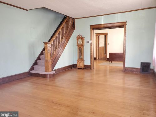 810 Monmouth St, Gloucester, NJ 08030-1514