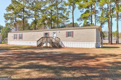 102 Shari Dr, Pineora, GA 31312-5007