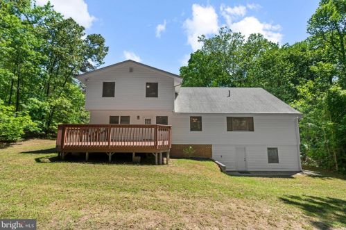 114 Lake Shore Dr, Fredericksburg, VA 22405-3122