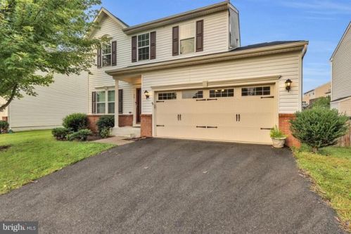 39 Town Center Dr, Lovettsville, VA 20180-8543