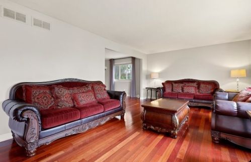 9120 Helen Ln, Orland Park, IL 60462-7728