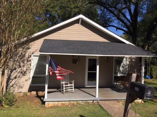 323 Baker St, Pickens, SC 29671-2353