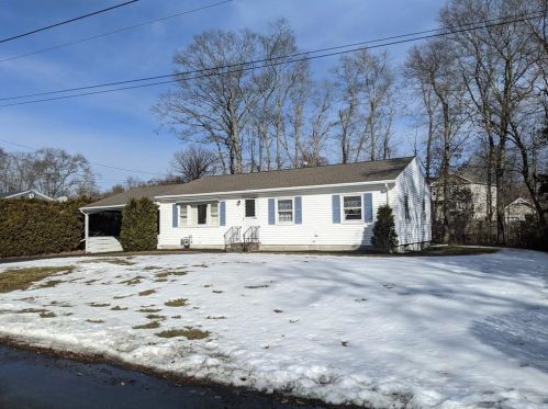 9 Lovat Ln, Westerly, RI 02891-3007