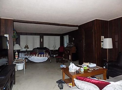 411 Jackson Ave, Vandergrift, PA 15690-1355
