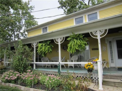 19074 Howe Rd, Cleveland OH  44136-7630 exterior