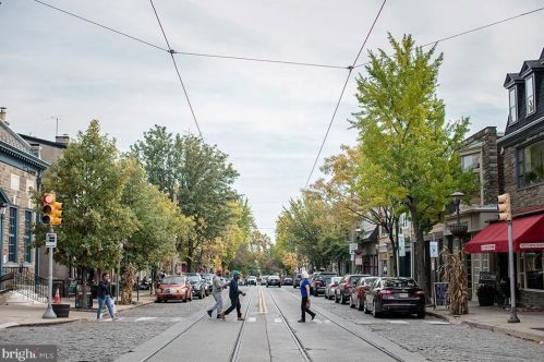 28 Gravers Ln, Philadelphia PA 19118-4132 exterior