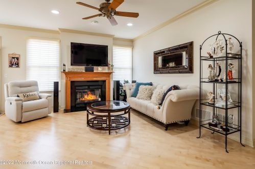 34 Redwood Dr, Tinton Falls NJ  07712-8702 exterior