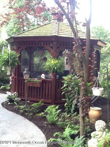 9 Fox Hill Rd, Middletown NJ exterior