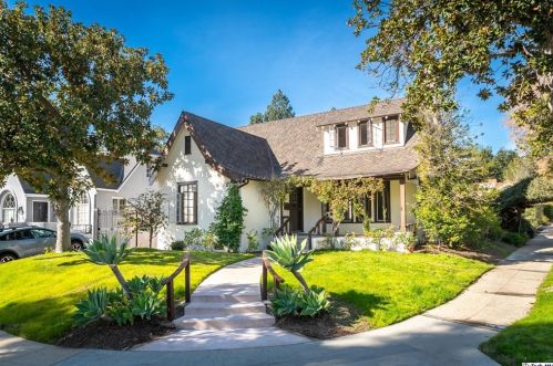1357 Moncado Dr, Glendale CA  91207-1831 exterior