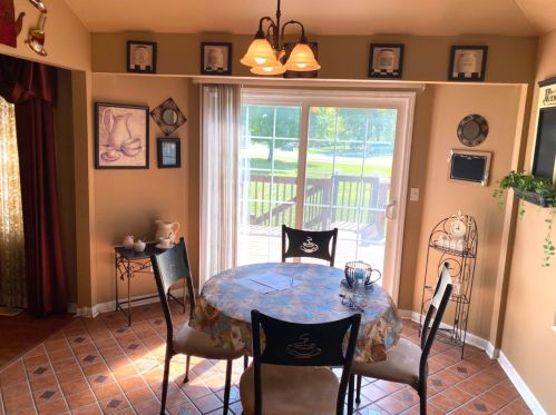 435 Deerpath Ct, Hobart IN 46342-5743 exterior