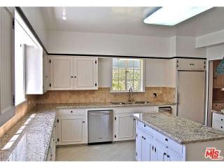 355 Mapleton Dr, Los Angeles CA  90024-1806 exterior