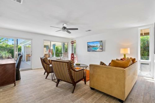 1934 Divot Ln, Palm Springs, CA 92264-5813