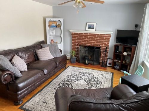 150 Greenmeadow Cir, North Kingstown, RI 02852-2055