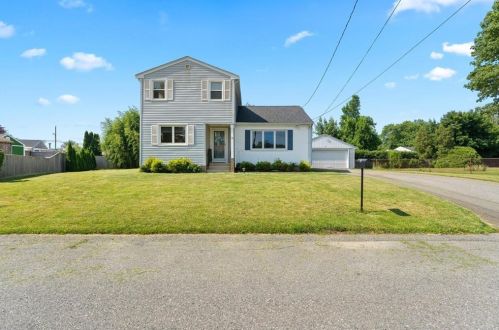 10 Philips Ave, Middletown RI  02842-4548 exterior