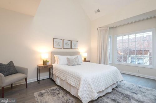 8527 2 Ave, Silver Spring MD 20910-2151 exterior