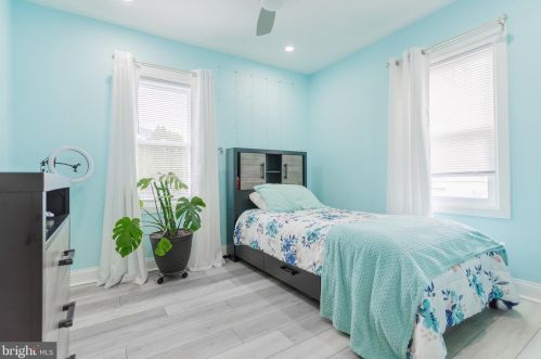 132 Robbins Ave, Trenton NJ 08638-3719 exterior