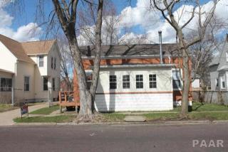 411 Caroline St, Pekin IL  61554-3226 exterior