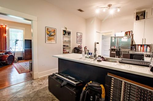 207 39th St, Austin TX  78751-5030 exterior