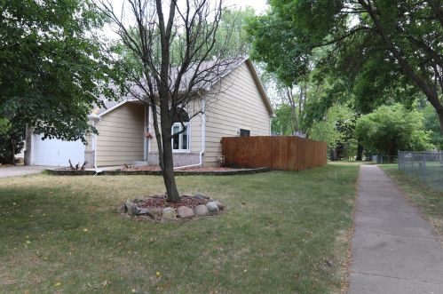 182 126th Ln, Minneapolis MN  55448-1541 exterior