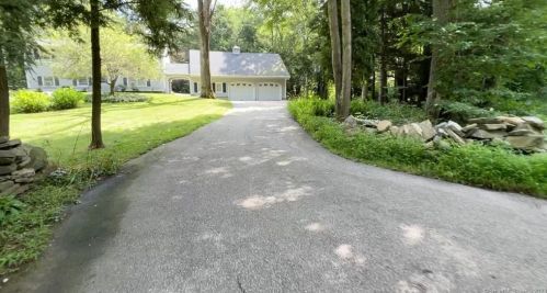 149 Spicer Hill Rd, Gales Ferry, CT 06339-1535