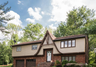 9 Rose Way, Dover, NJ 07869-1510