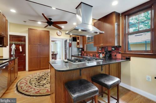 6710 Westmoreland Ave, Silver Spring MD 20912-4406 exterior