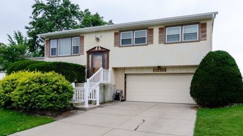 16432 Parliament Ave, Tinley Park, IL 60477-1402
