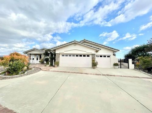 2826 Shadow Oak Ct, Ramona, CA 92065-3658