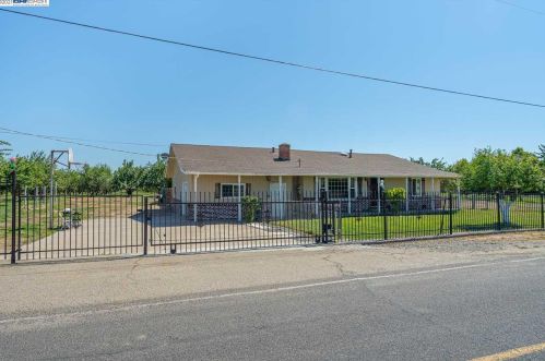 2350 Coelho Rd, Manteca, CA 95336-9686