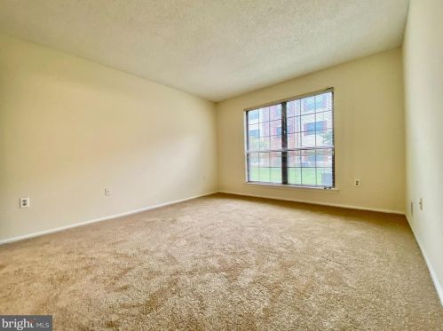 7 Chamberlin Ct, Trenton NJ  08648-2624 exterior