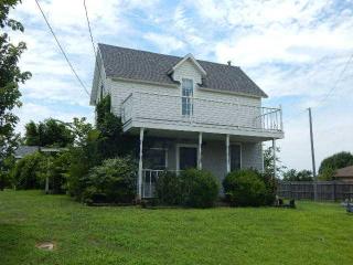 1201 Snyder Dr, Mustang, OK 73064-3703