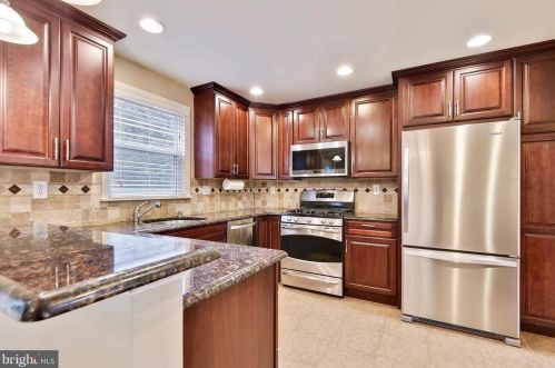 524 Bay Hills Dr, Arnold MD  21012-2004 exterior