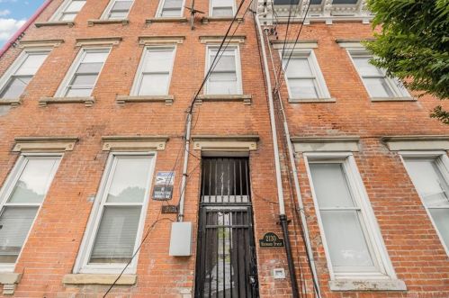 2130 Hatmaker St, Cincinnati, OH 45204-1979