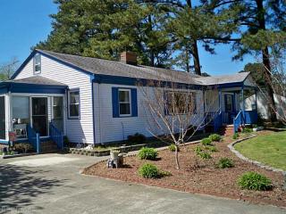 14 Roberts Ave, Windsor, VA 23487-9210