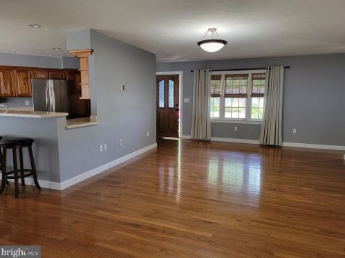 426 Woodcrest Dr, Aberdeen, MD 21001-1817