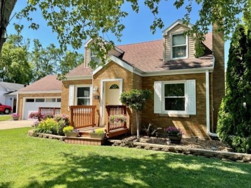 235 Guertin St, Saint Anne, IL 60964-5356