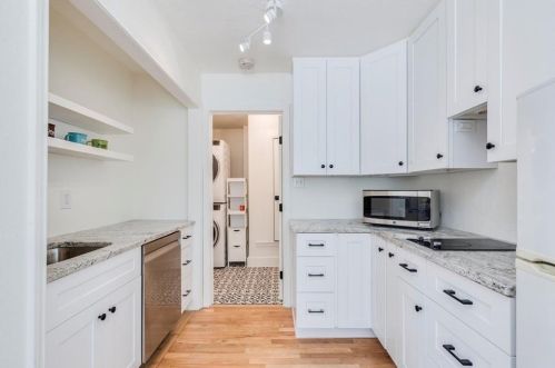 7500 Bloomfield Dr, Austin, TX 78745-5805
