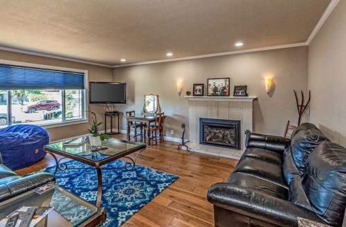 489 Cheyenne Ln, San Jose, CA 95123-3306