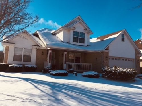 3216 Apache Dr, Mokena, IL 60451-5603