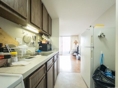 1419 Dominis St, Honolulu, HI 96822-3281