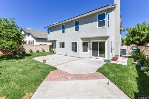 8 Henry, Irvine CA  92620-3256 exterior