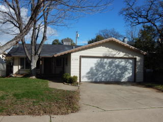 1735 Mesa St, Redding, CA 96001-2302