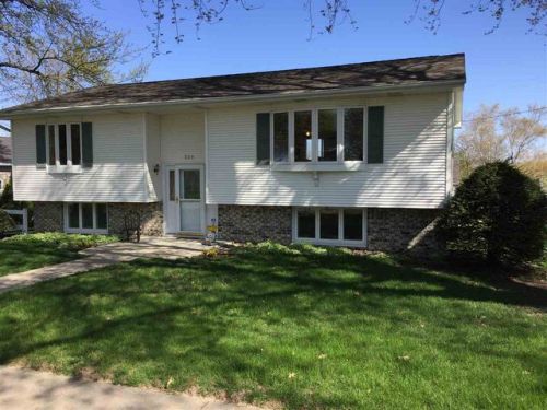 320 Prestien Dr, Denver IA  50622-9589 exterior