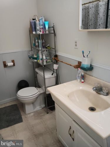2212 Lehman St, Lebanon, PA 17046-2758