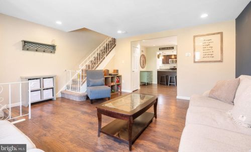 9980 Hegerman St, Philadelphia, PA 19114-2129