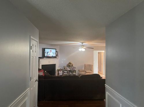 5849 El Segundo Way, Atlanta GA  30349-7519 exterior