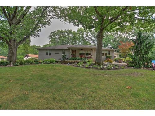 15 Circle Dr, Decatur, IL 62521-4128